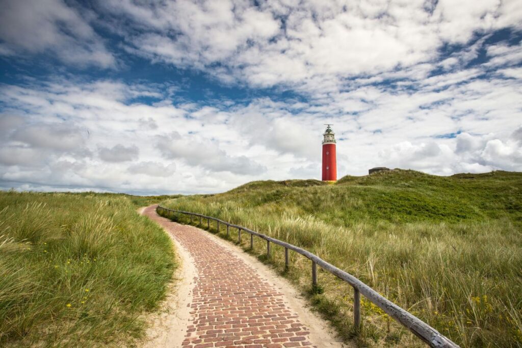 Landschaft mit Leuchtturm