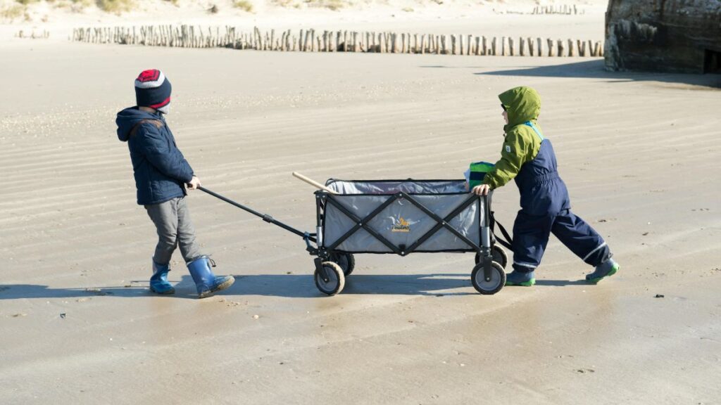 Kinder am Strand